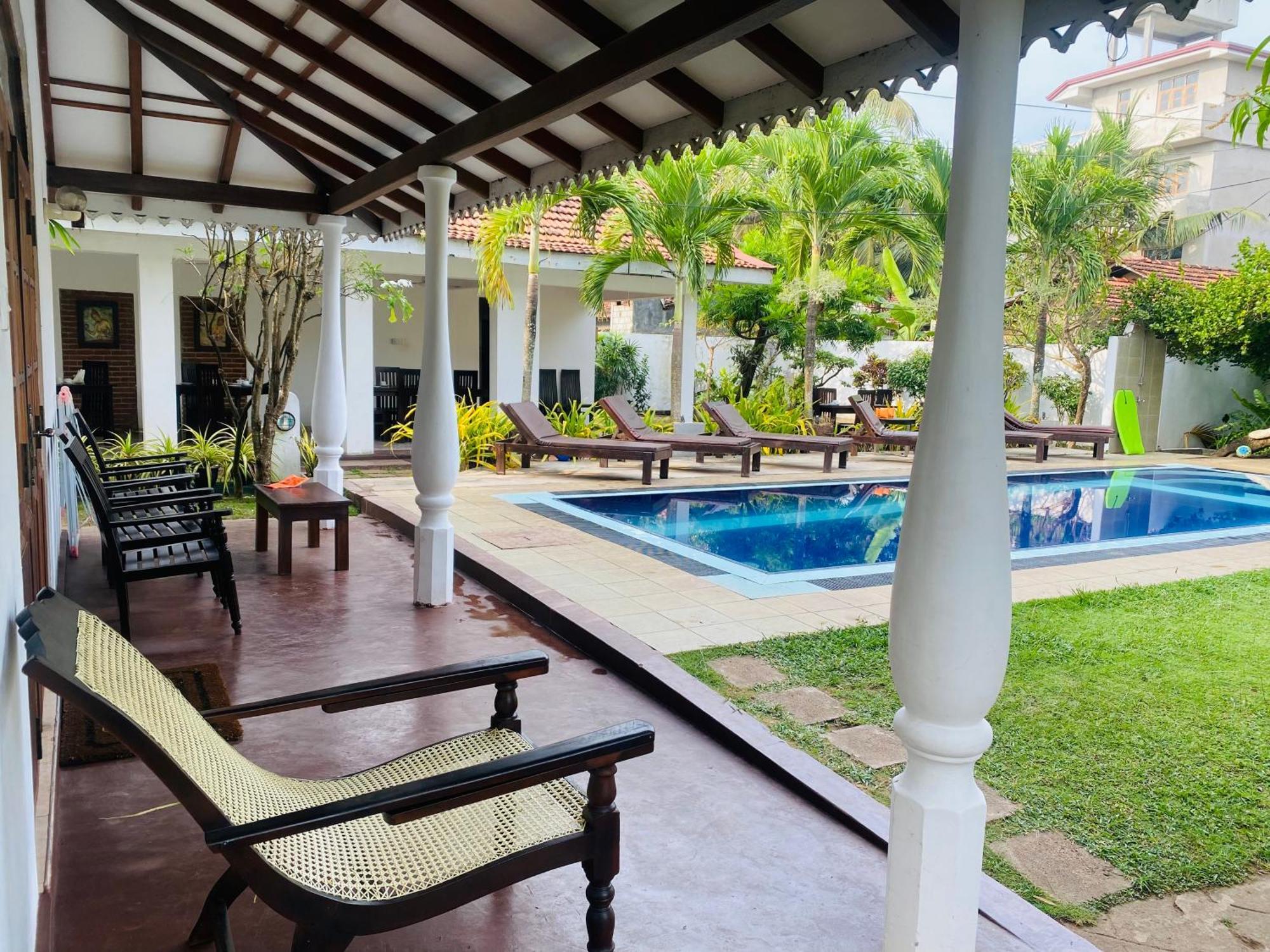 Sujeewani Villa เนกอมโบ ภายนอก รูปภาพ
