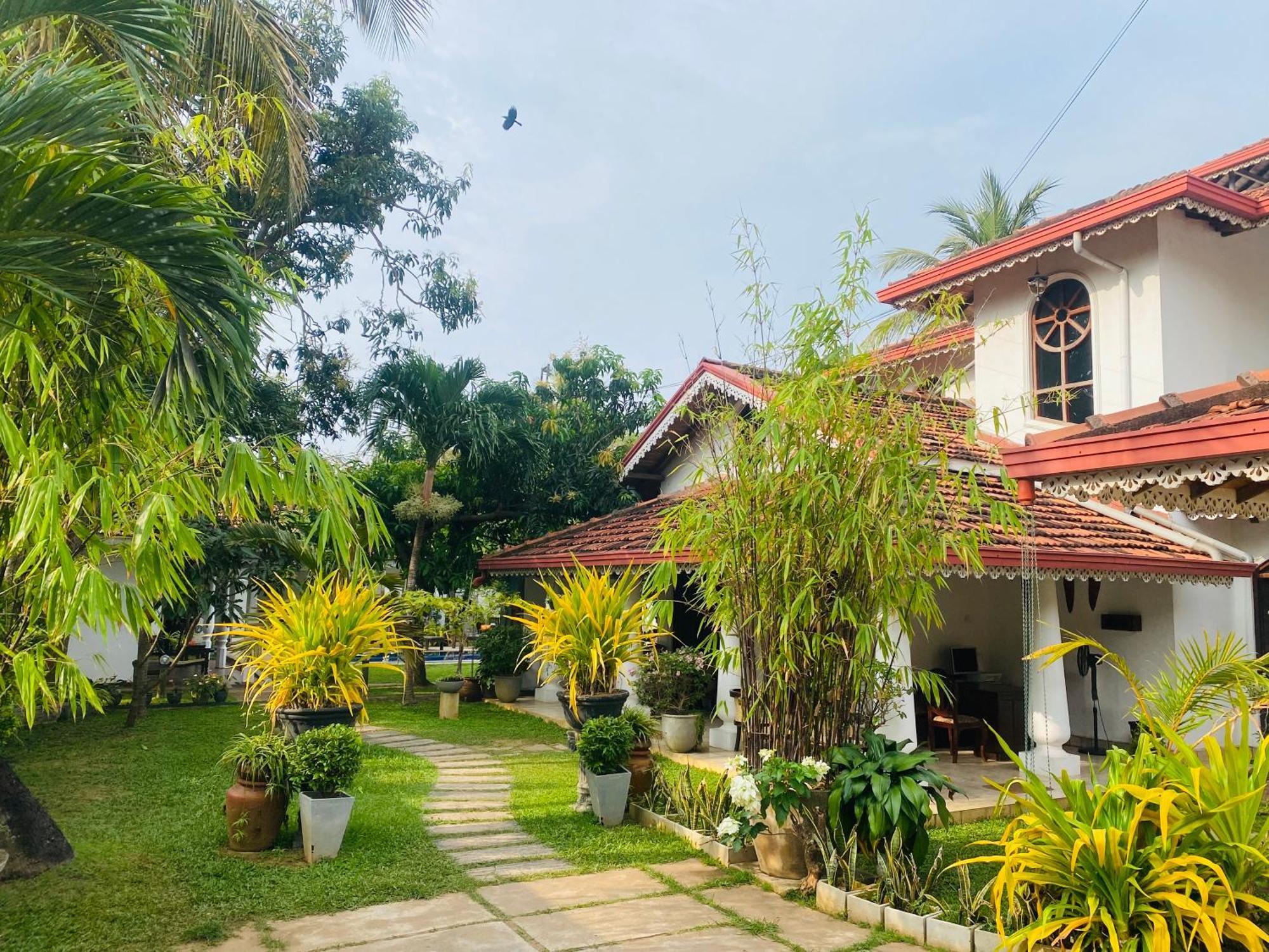 Sujeewani Villa เนกอมโบ ภายนอก รูปภาพ