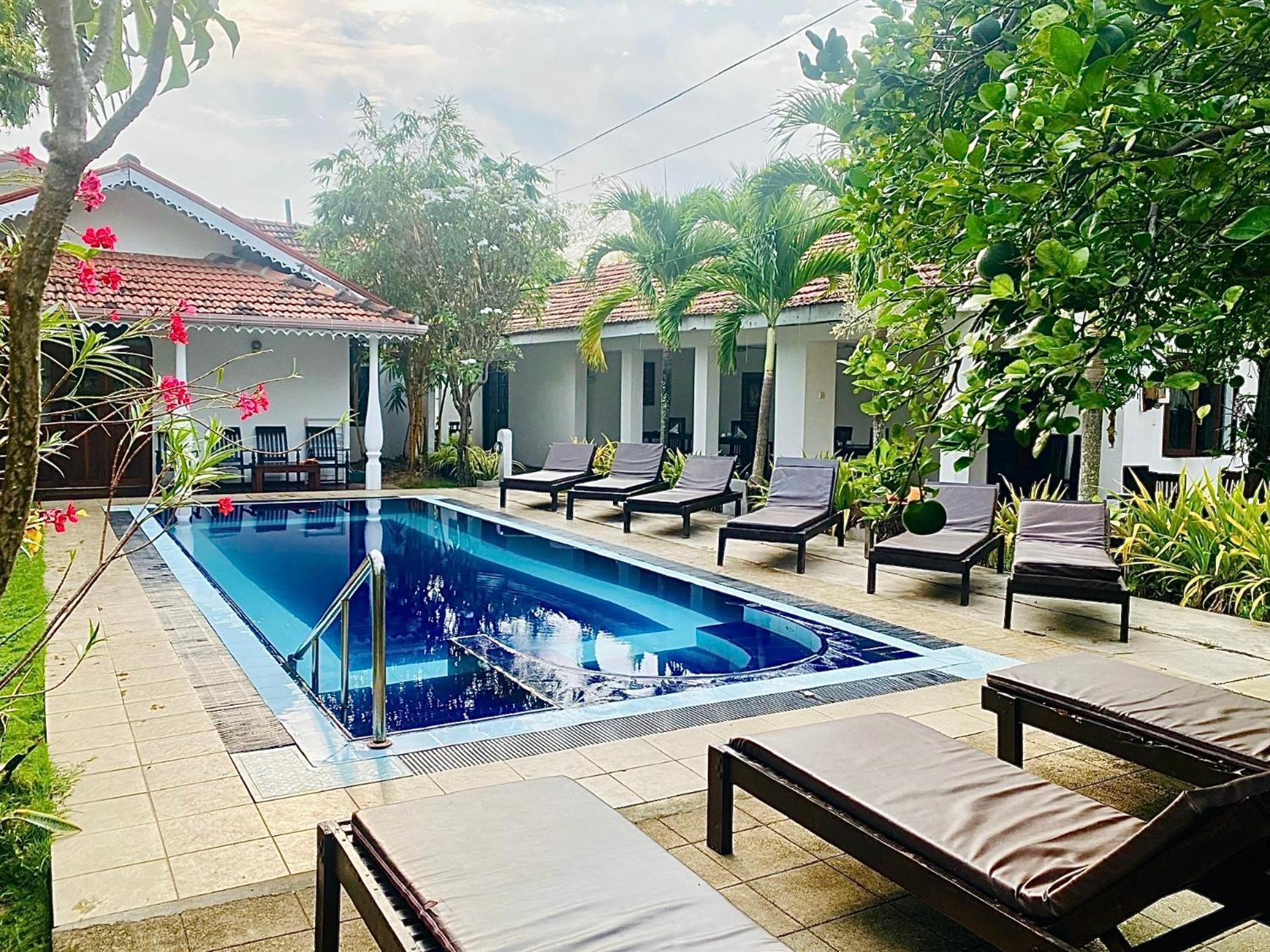 Sujeewani Villa เนกอมโบ ภายนอก รูปภาพ