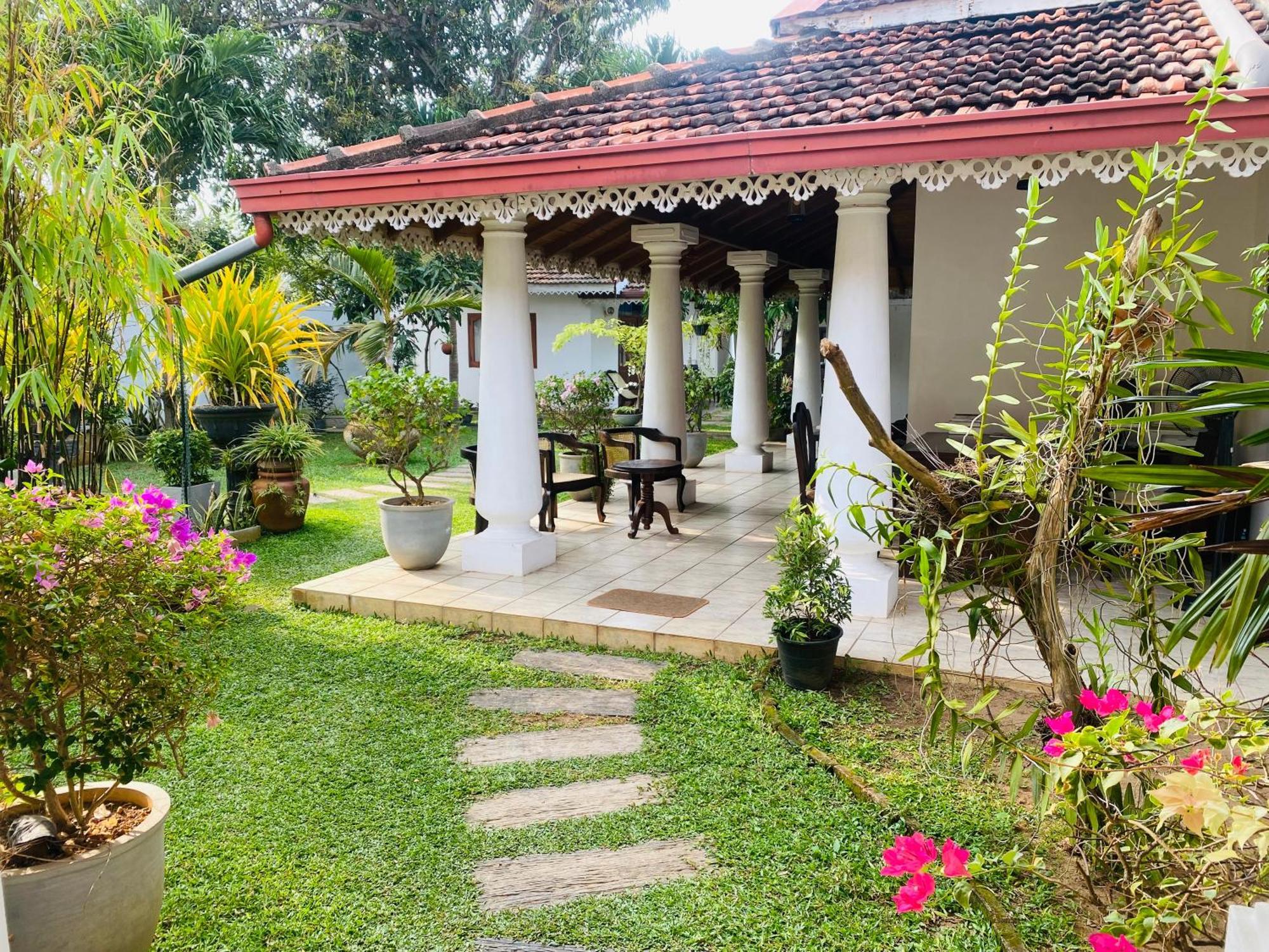 Sujeewani Villa เนกอมโบ ภายนอก รูปภาพ