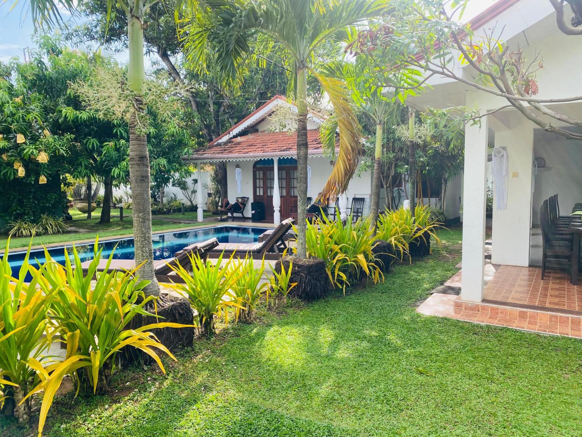 Sujeewani Villa เนกอมโบ ภายนอก รูปภาพ